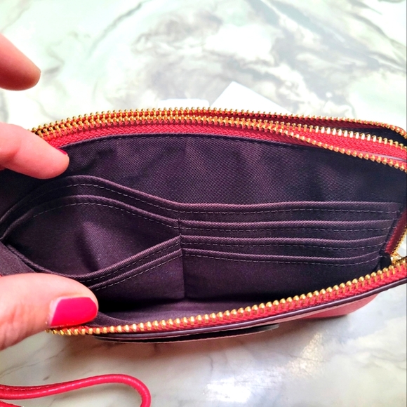 Coach wristlet hot pink color - Picture 4 of 6